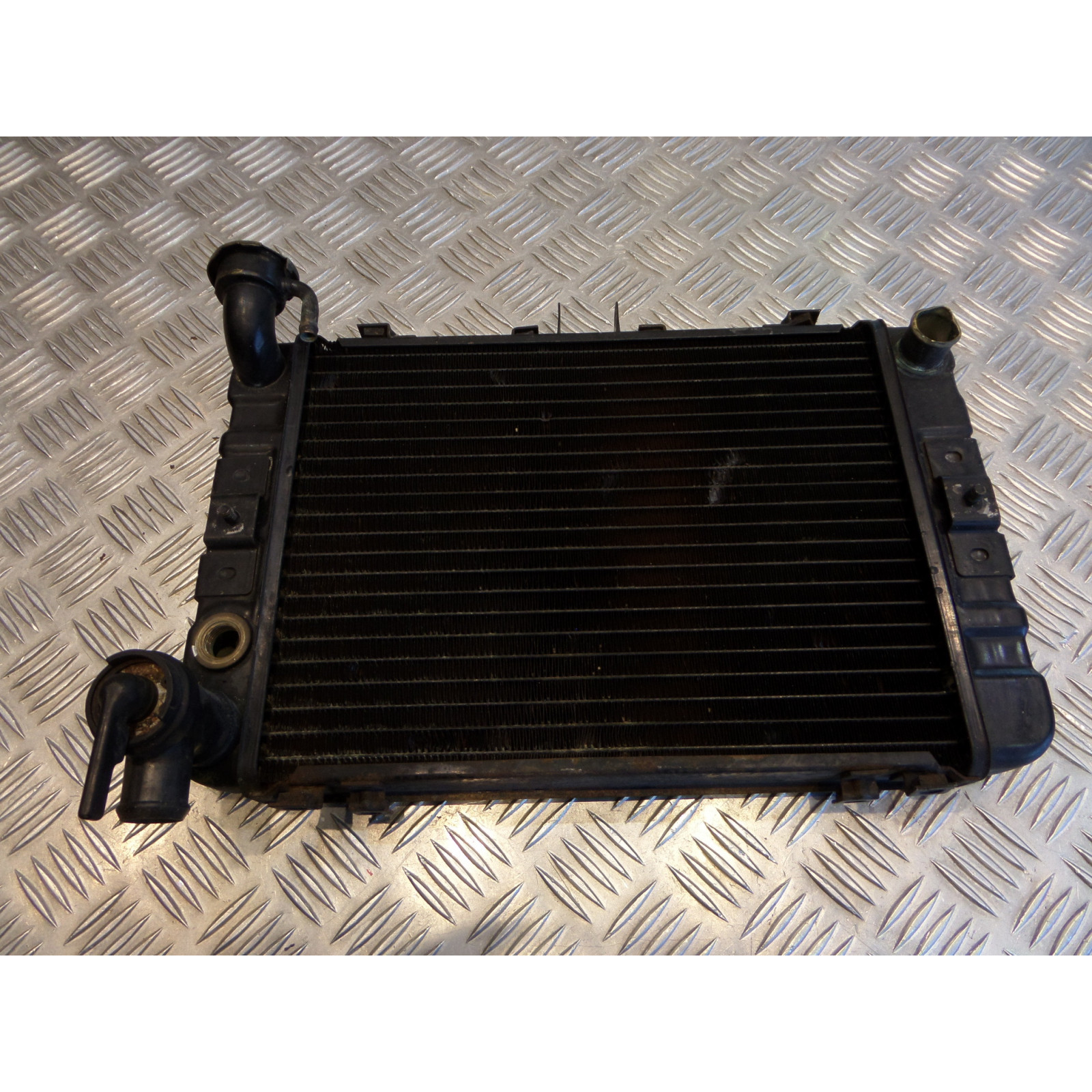 radiateur eau moto honda vf 700 c magna rc21 