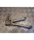 platine repose cale pied arriere gauche moto suzuki gsf 600 bandit js1a8