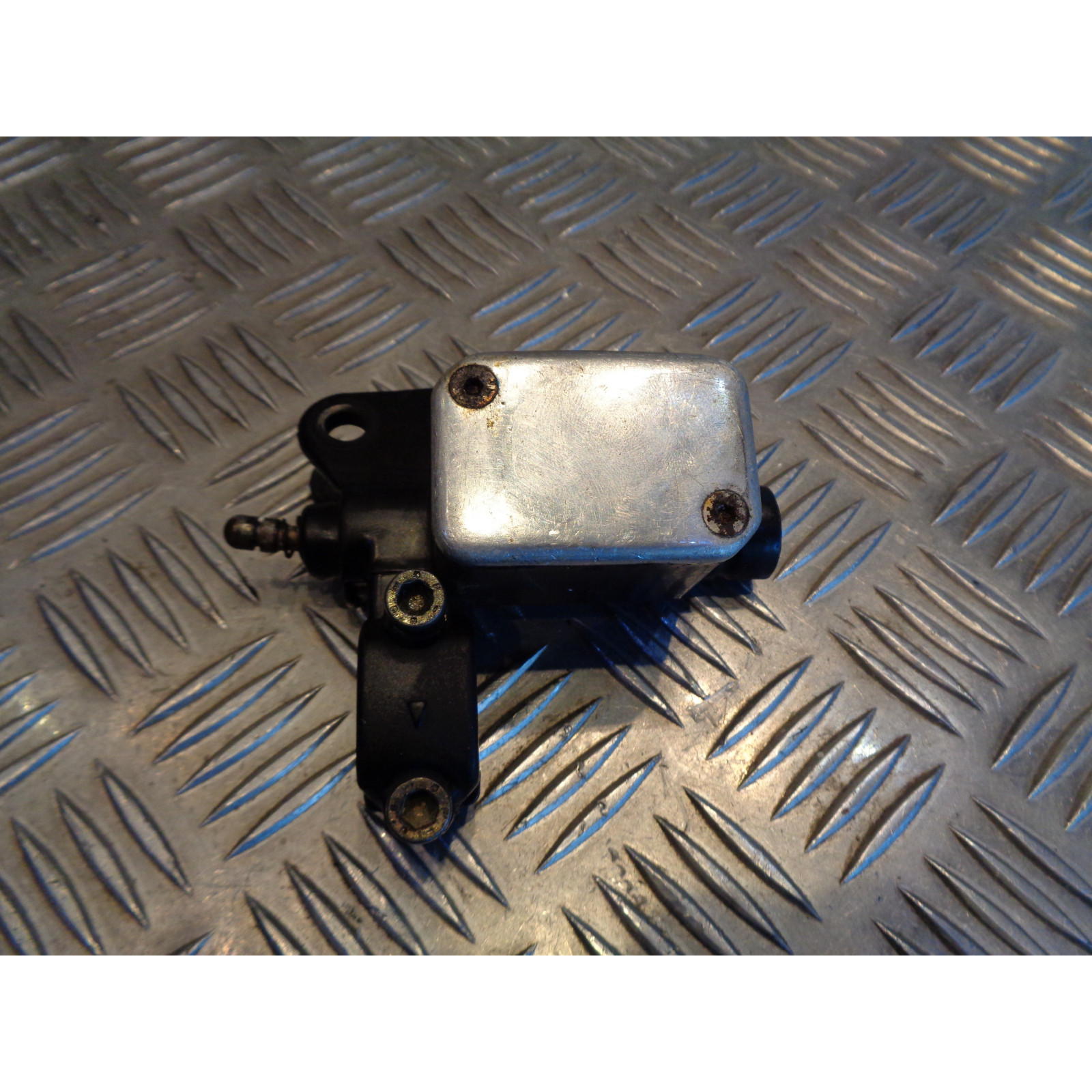maitre cylindre frein arriere scooter mbk 50 nitro aerox
