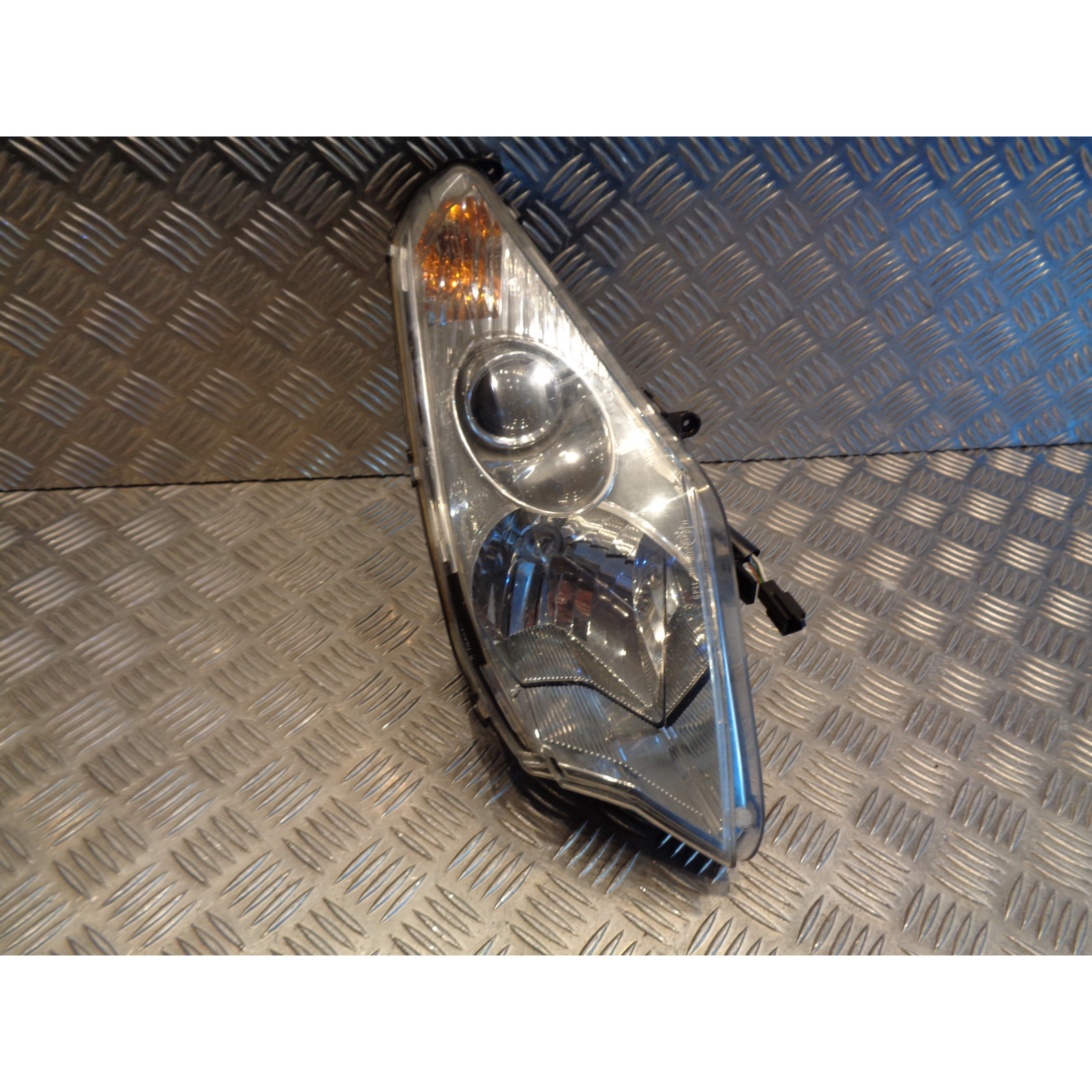 phare optique clignotant avant droit scooter peugeot 125 satelis j2aaba