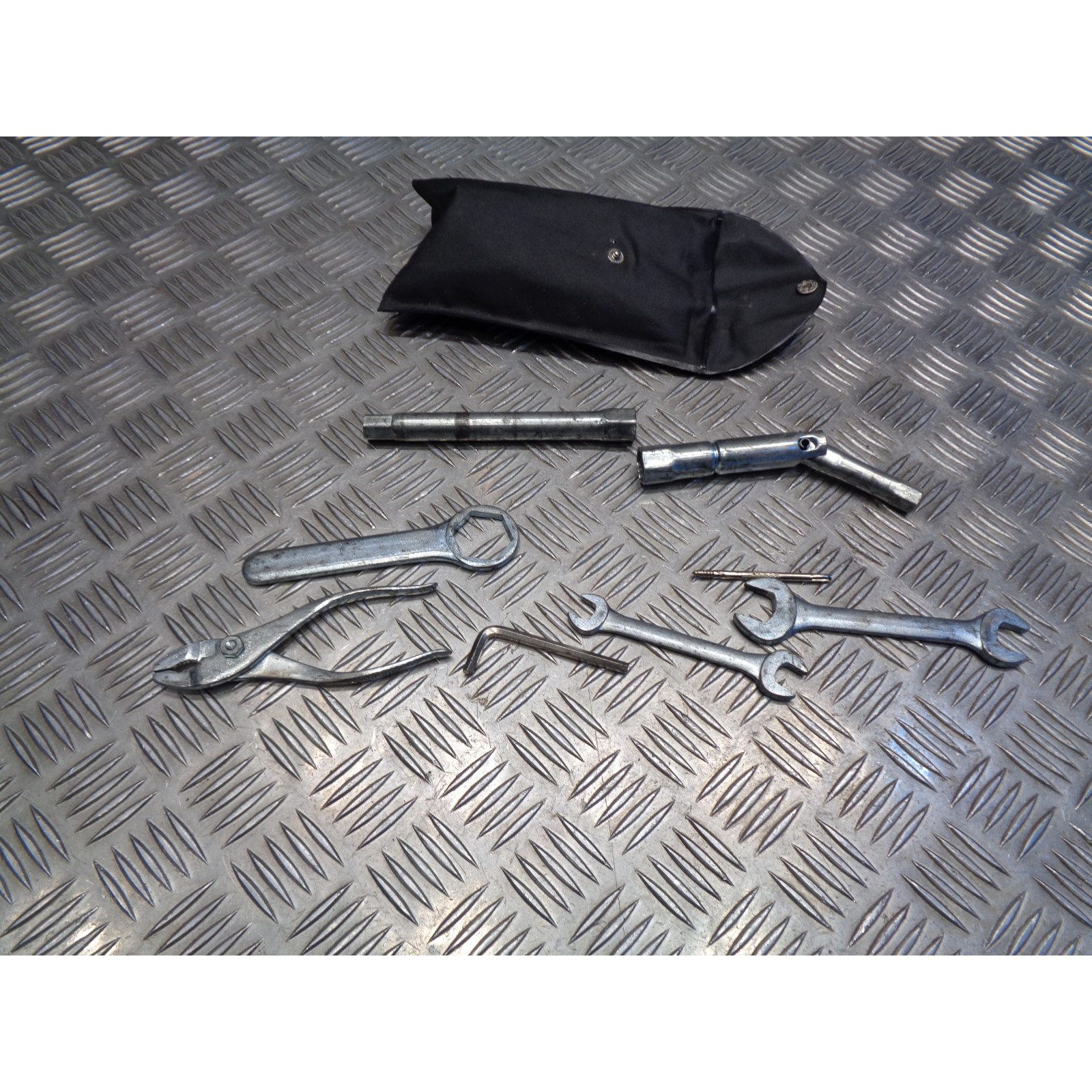 boite trousse scooter suzuki an 400 burgman js1au wvau 1999 - 02