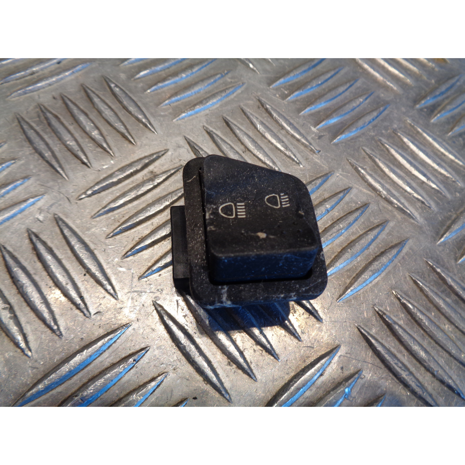 bouton eclairage scooter piaggio 50 zip lbmc25e 2009 - 15 2 temps