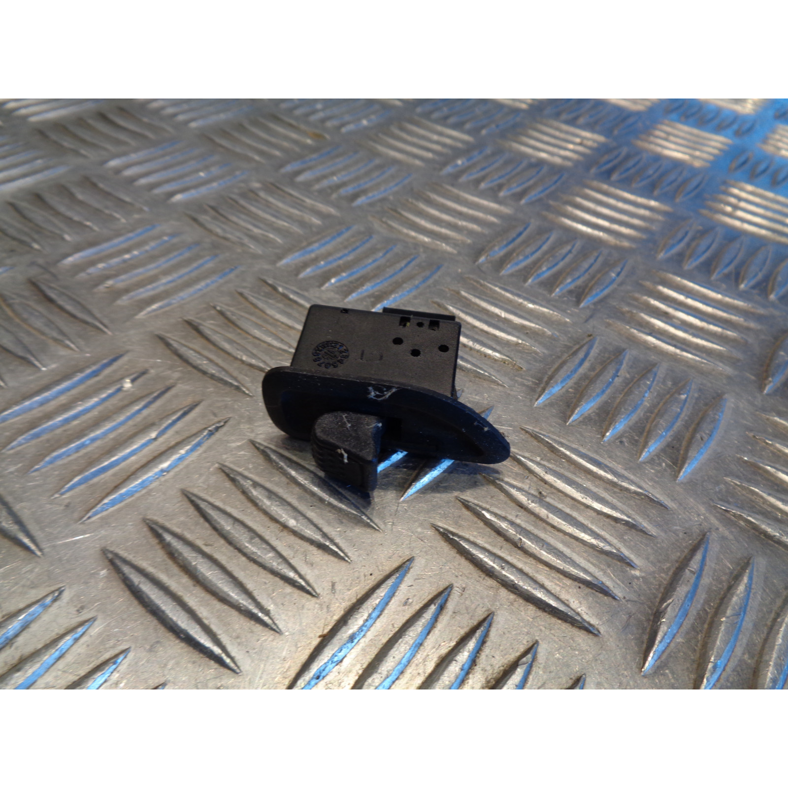 bouton clignotant scooter piaggio 50 zip lbmc25e 2009 - 15 2 temps