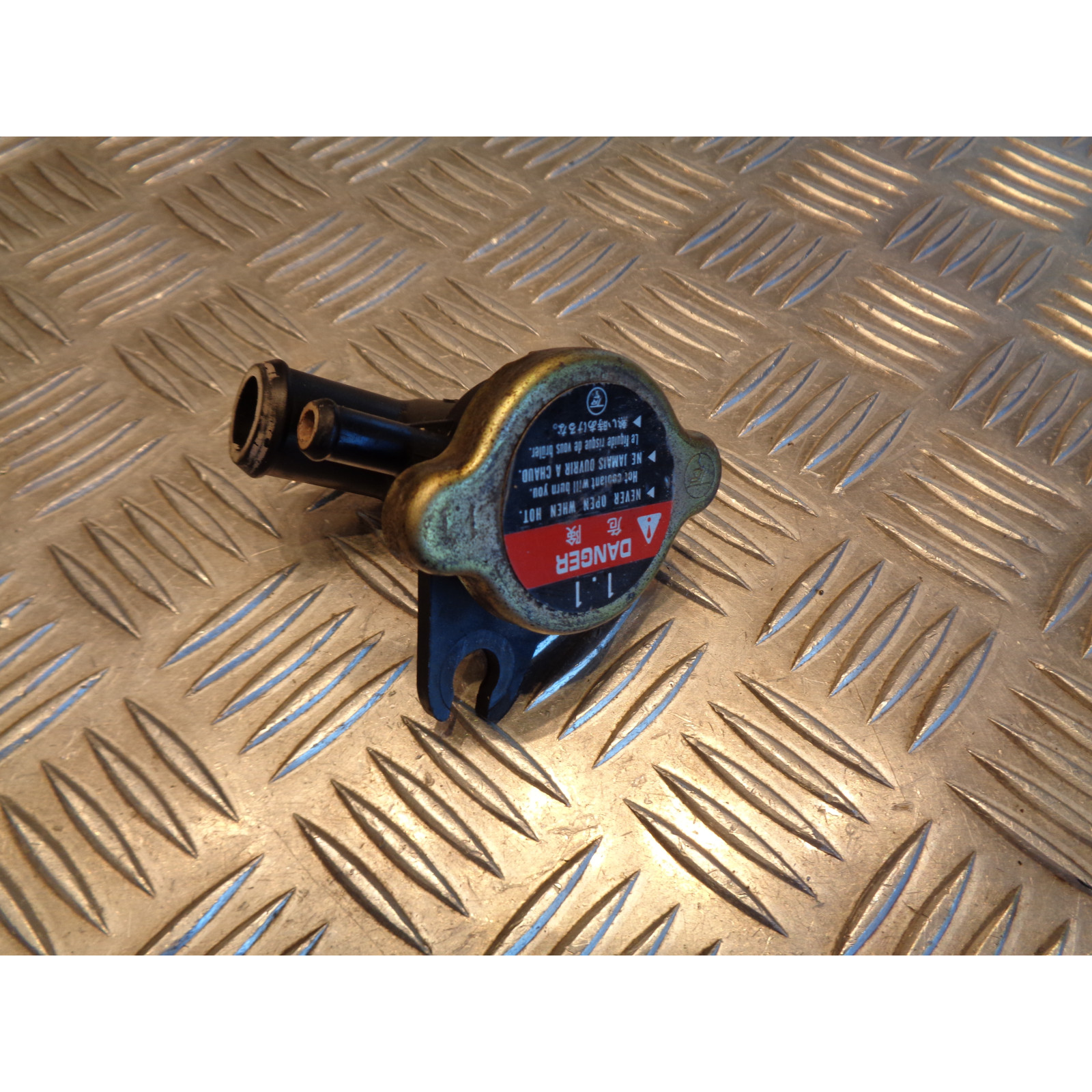 bouchon eau radiateur scooter honda fjs 600 silverwing 2002