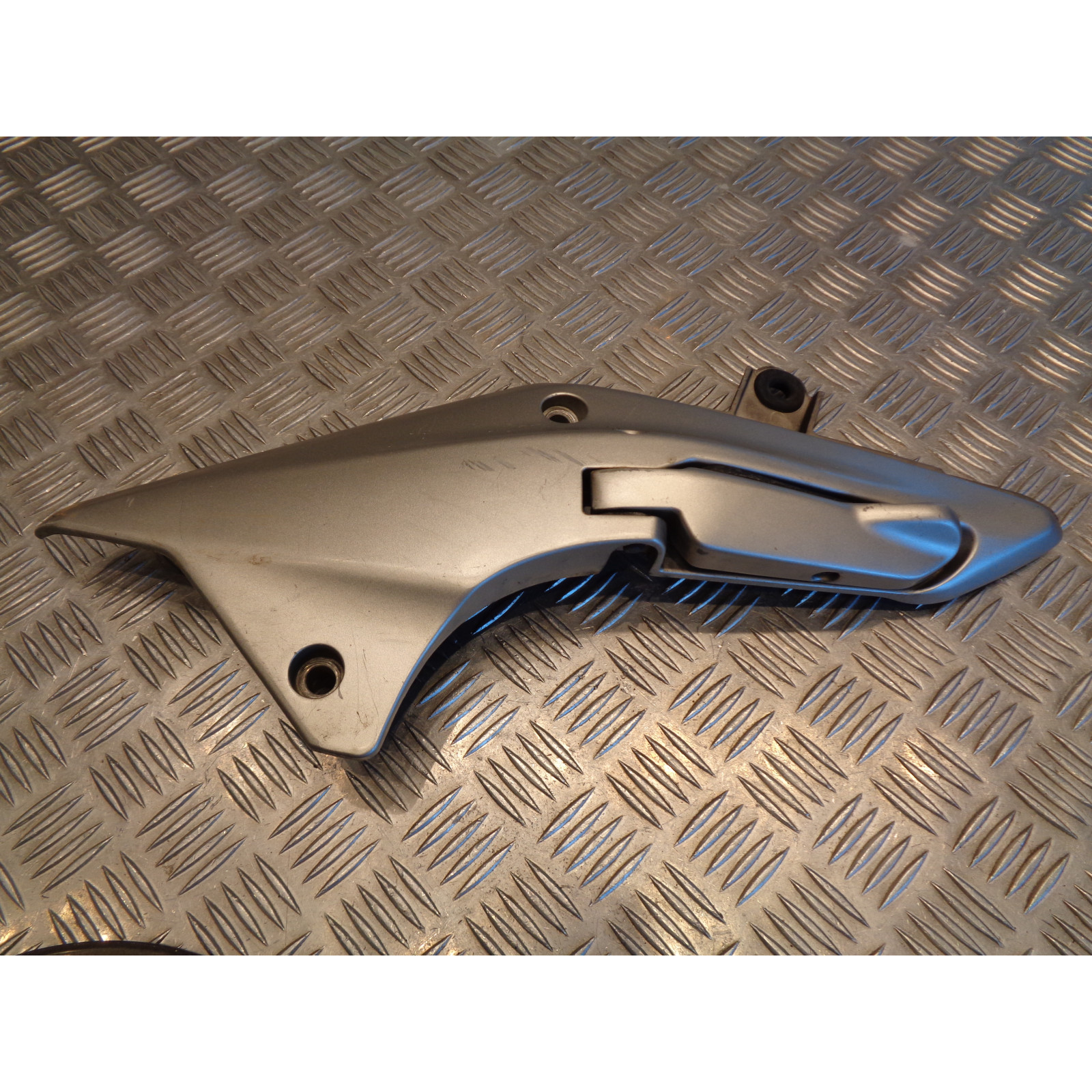 platine repose cale pied arriere gauche scooter honda fjs 600 silverwing 2002