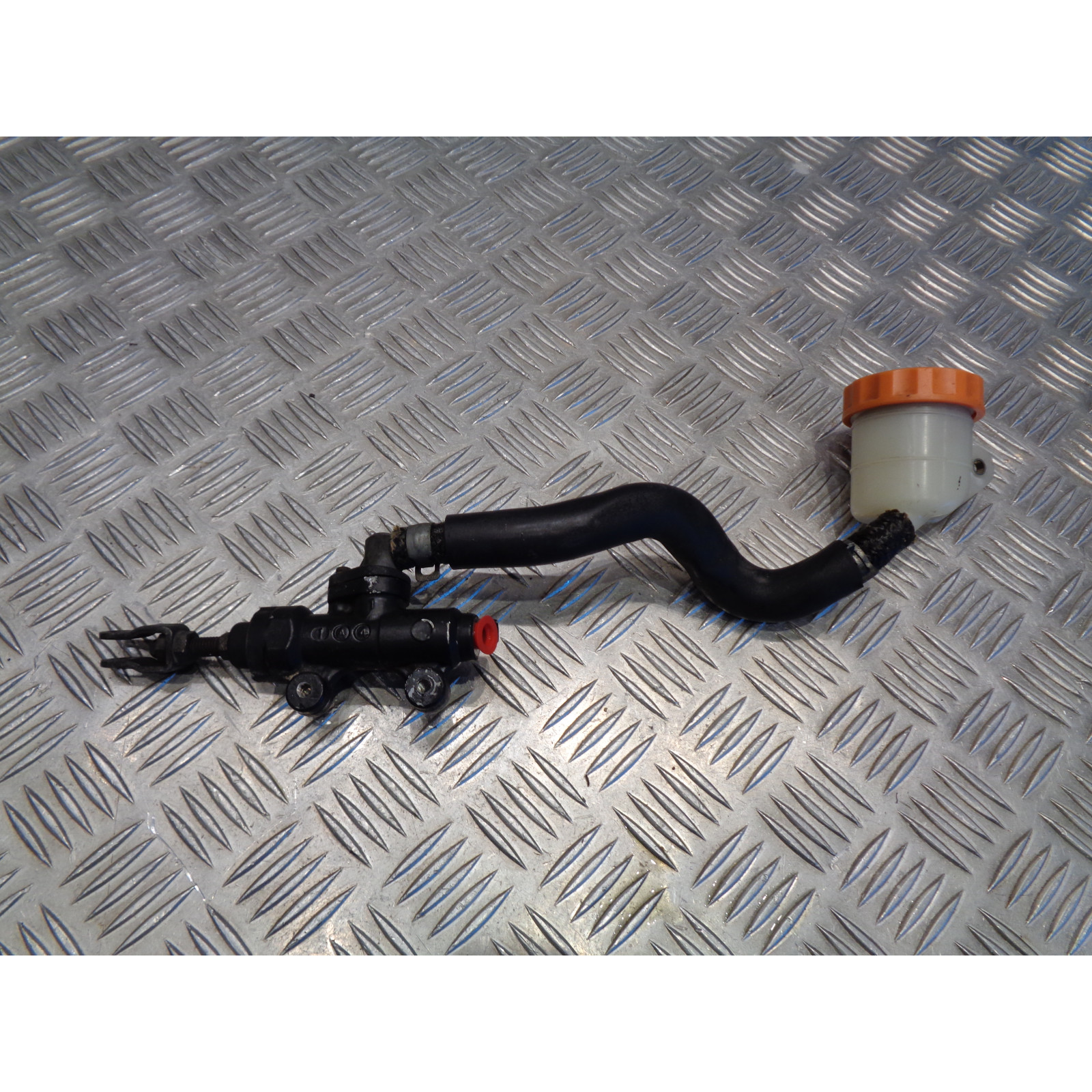 maitre cylindre frein arriere moto honda 750 vfr rc24