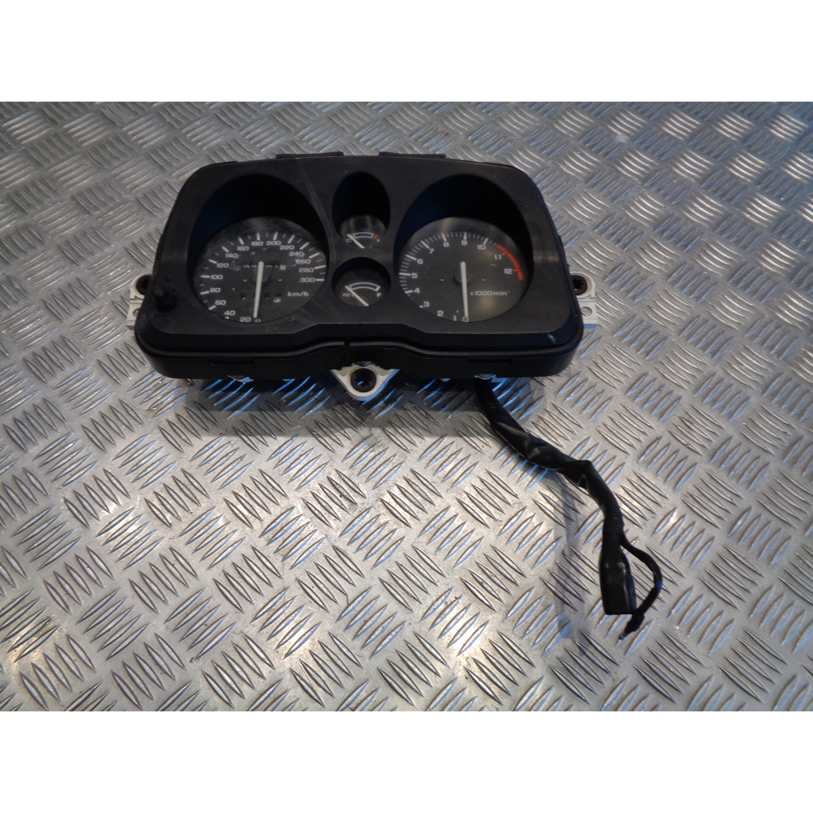 compteur vitesse tableau bord moto honda cbr 1000 f sc25