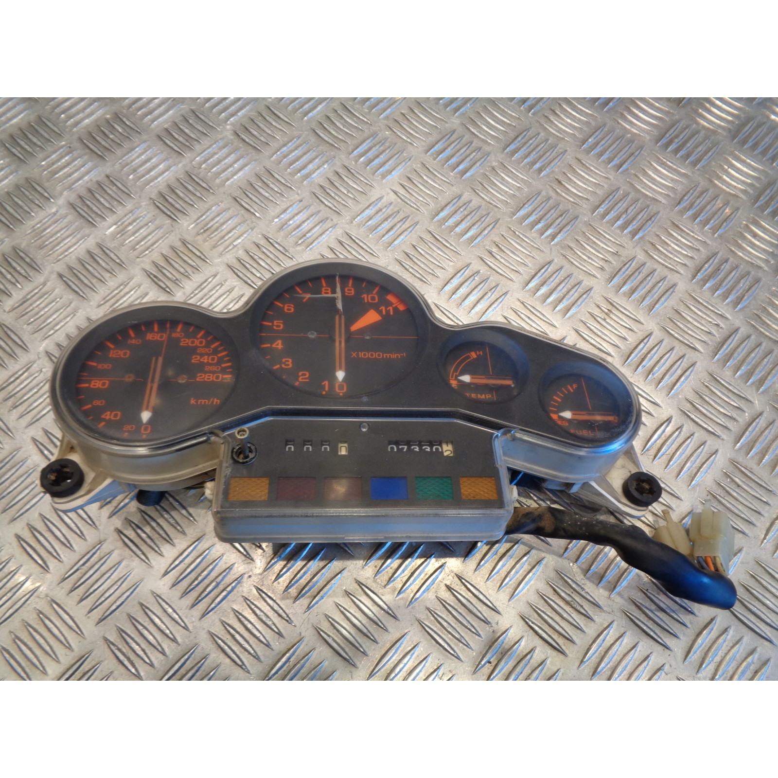 compteur vitesse tableau bord moto honda vf 1000 f sc15