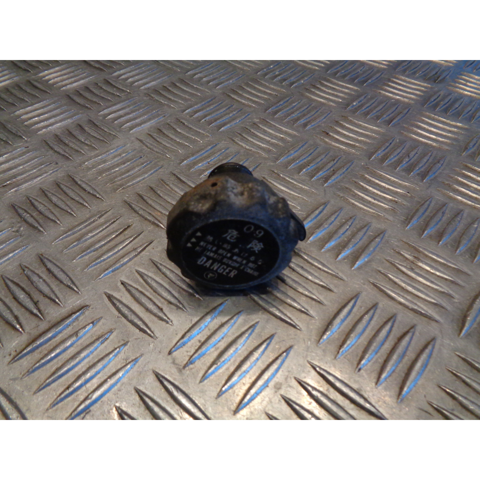 bouchon radiateur eau moto honda vf 1000 f sc15