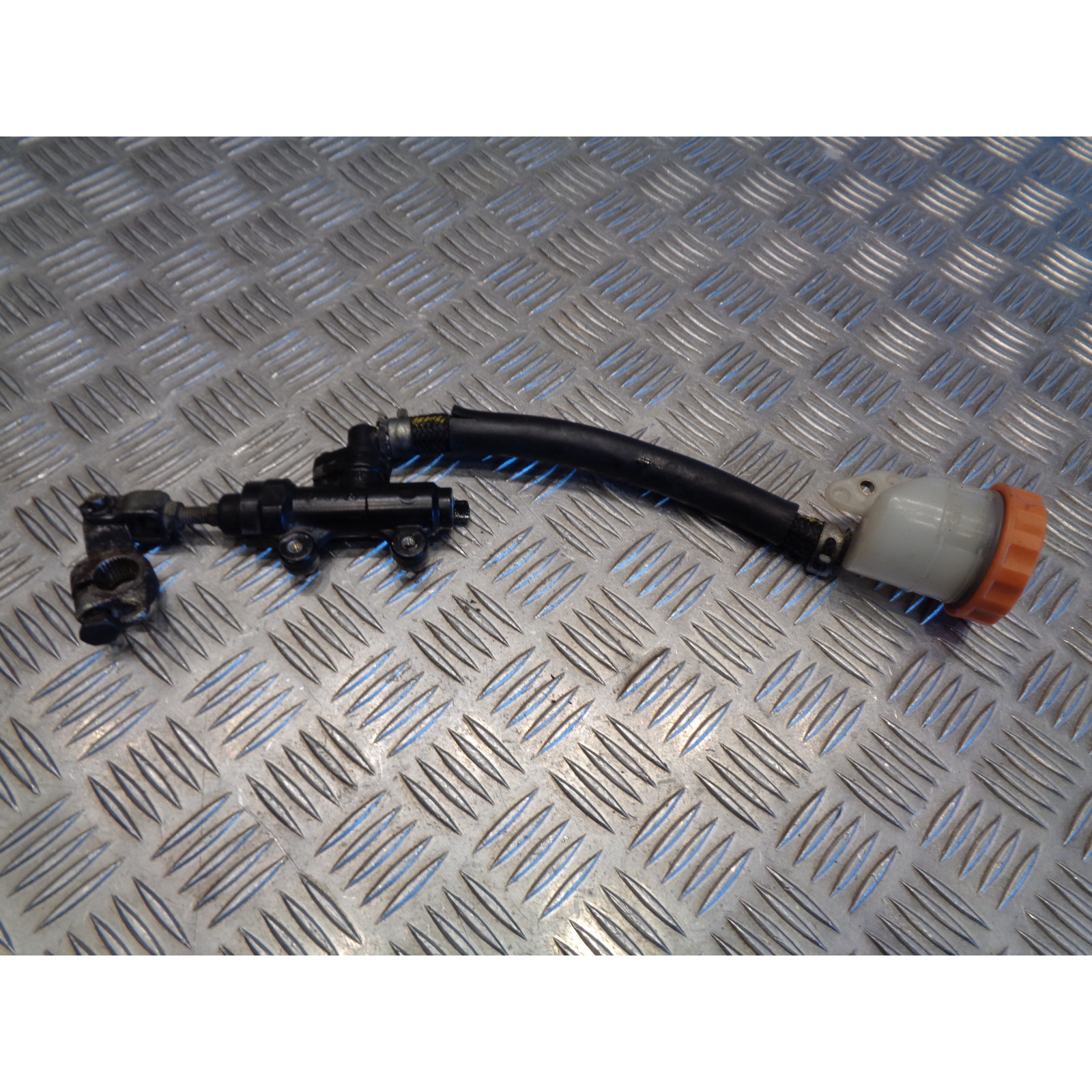 maitre cylindre frein arriere moto honda vf 1000 f sc15