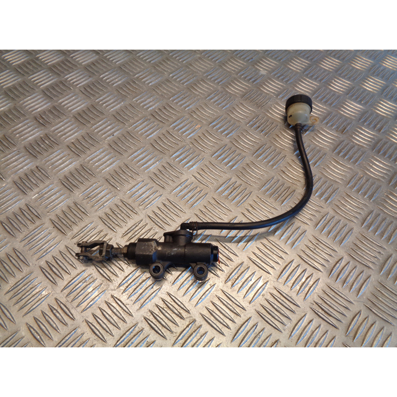 maitre cylindre frein arriere moto aprilia 125 tuareg