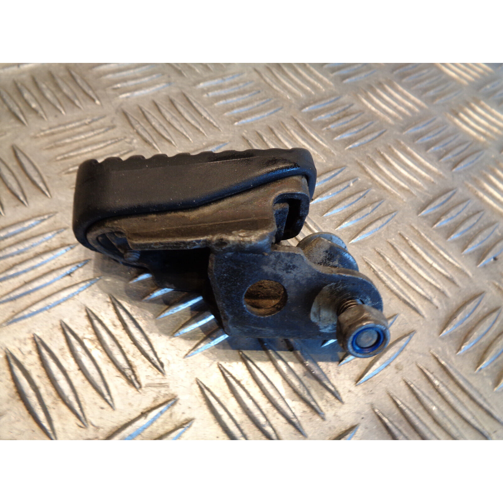 repose cale pied avant gauche moto aprilia 125 tuareg
