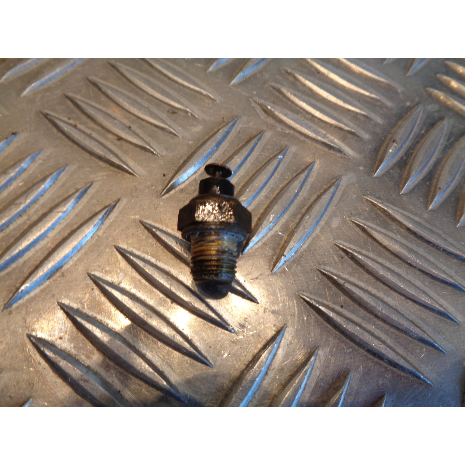 sonde de temperature eau moto aprilia 125 tuareg rotax 123