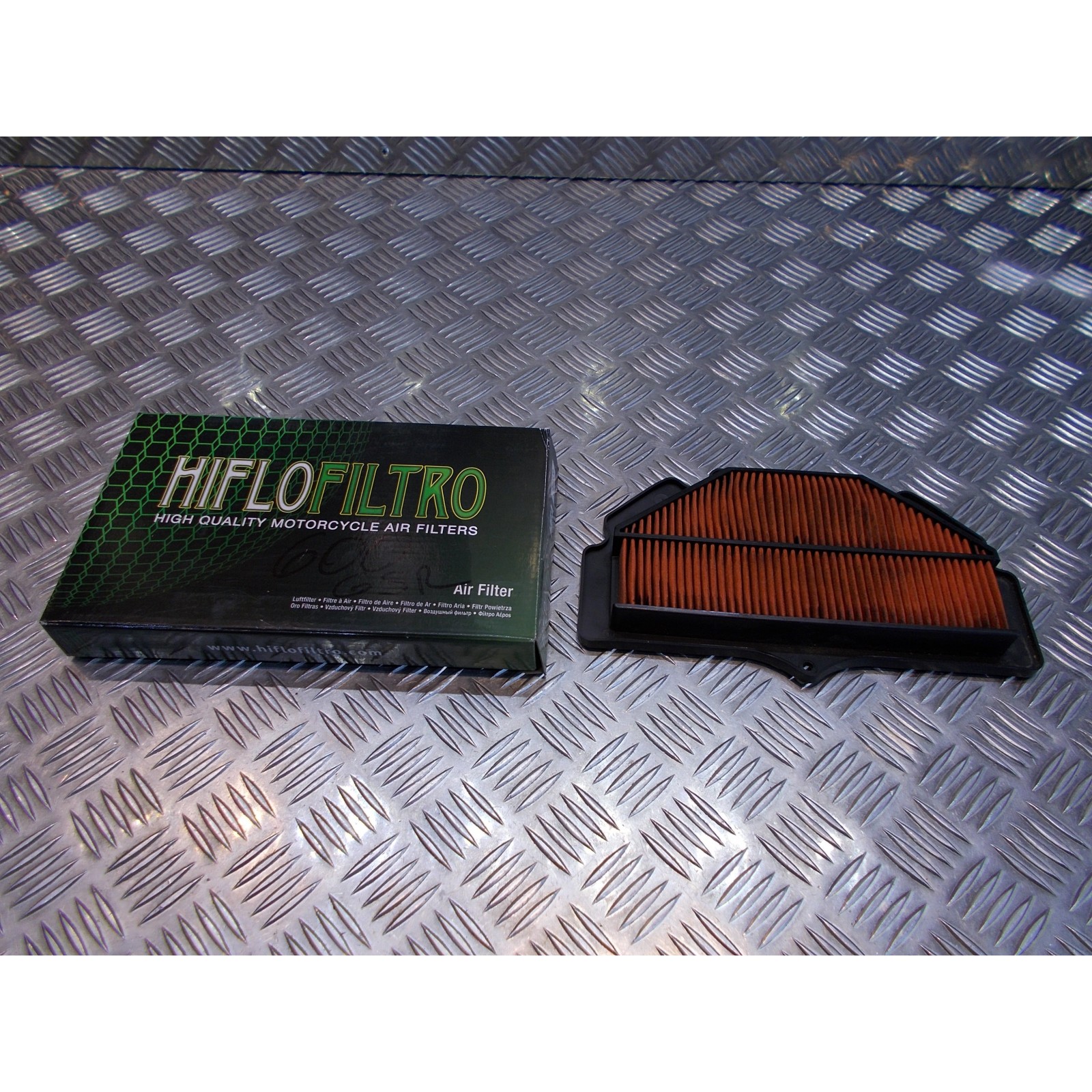 filtre air hiflofiltro hfa 3613 moto suzuki 600 750 gsr