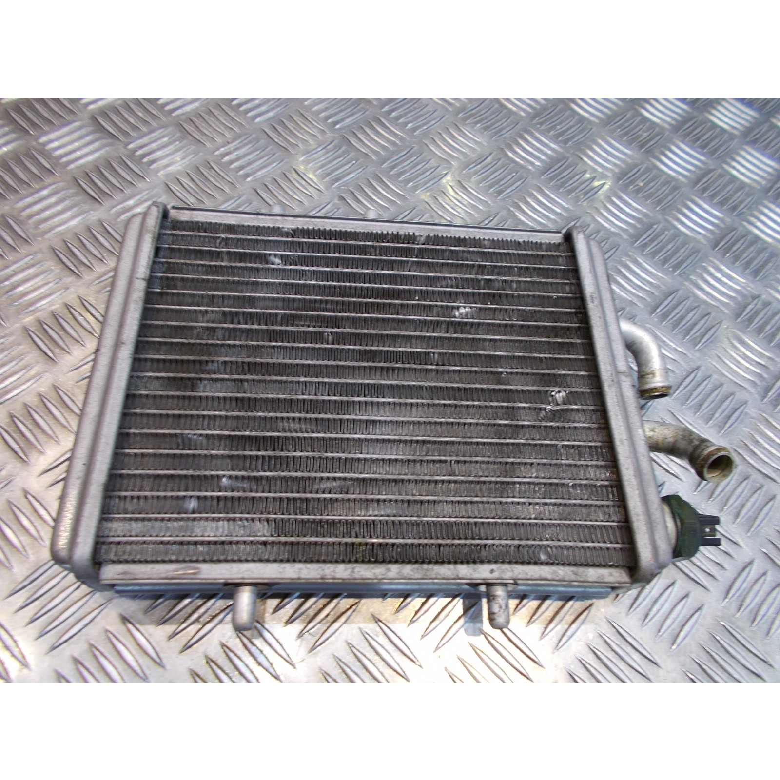 radiateur eau scooter aprilia st 125 leonardo rotax zd4mb