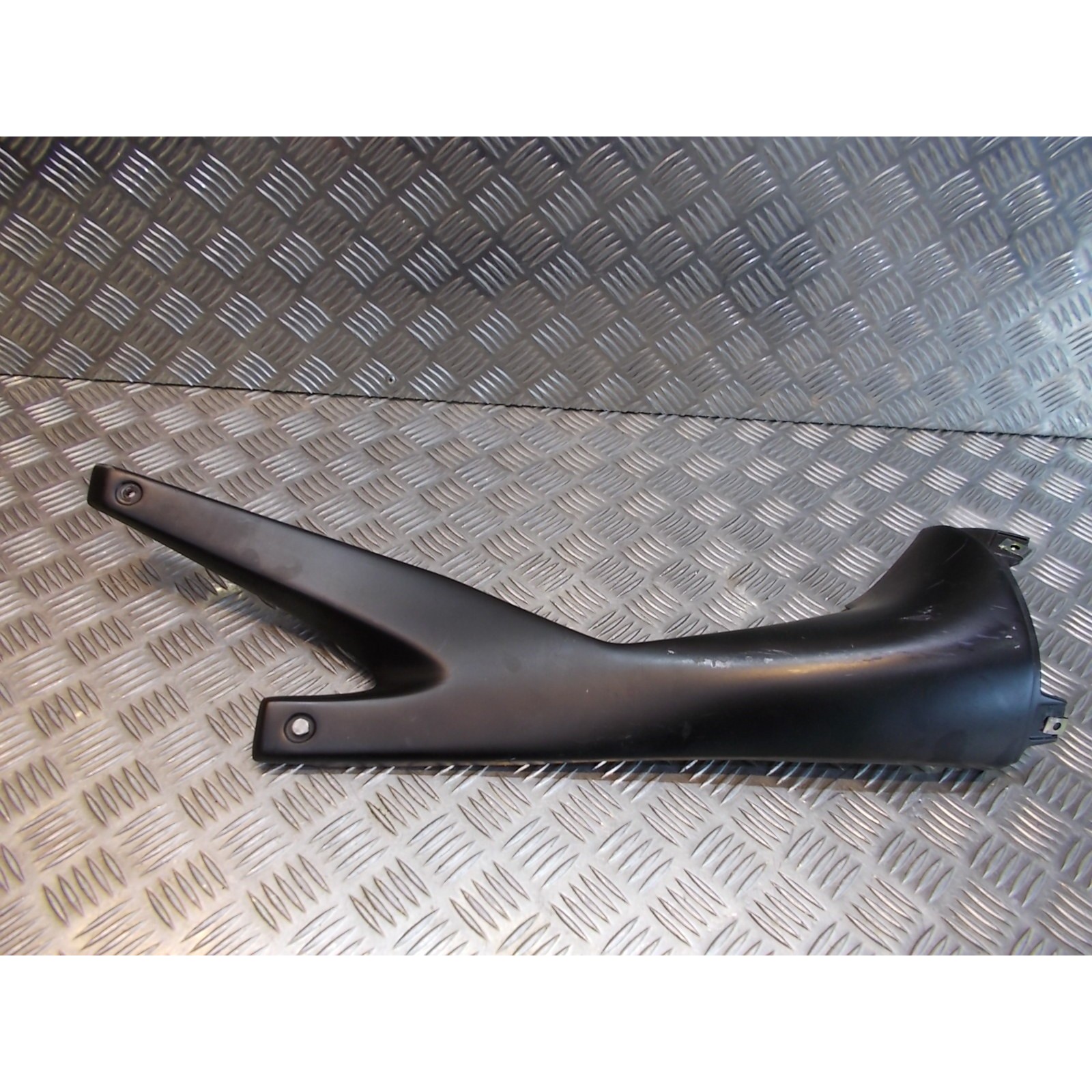 cache arriere laterale gauche moto aprilia 125 rs rotax 122 zd4mpb carrosserie