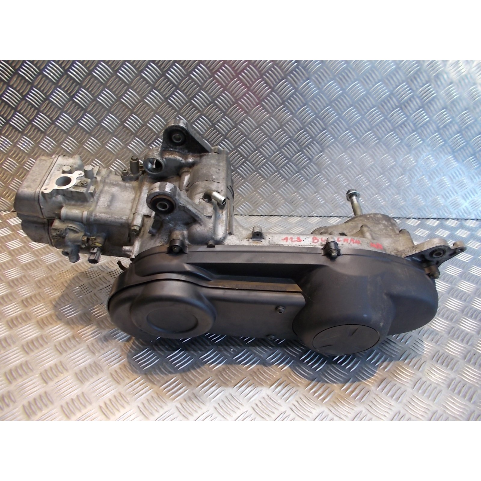 moteur f490 scooter suzuki uh 125 burgman cc11 apres 2007 13562 kms