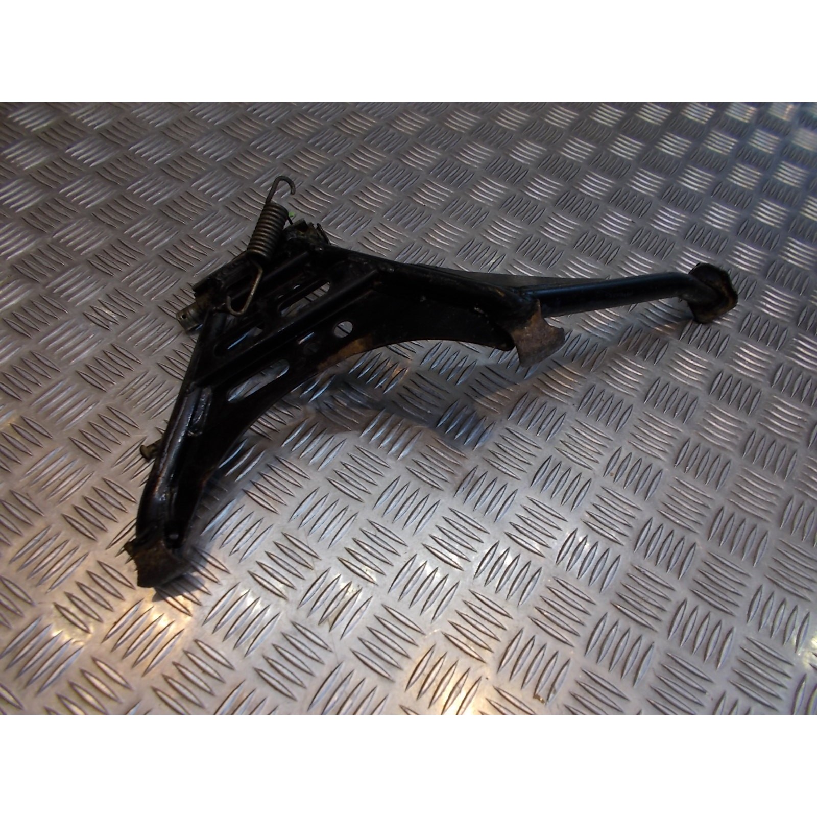 bequille centrale origine scooter suzuki uh 125 burgman 2002 - 2006 bp111