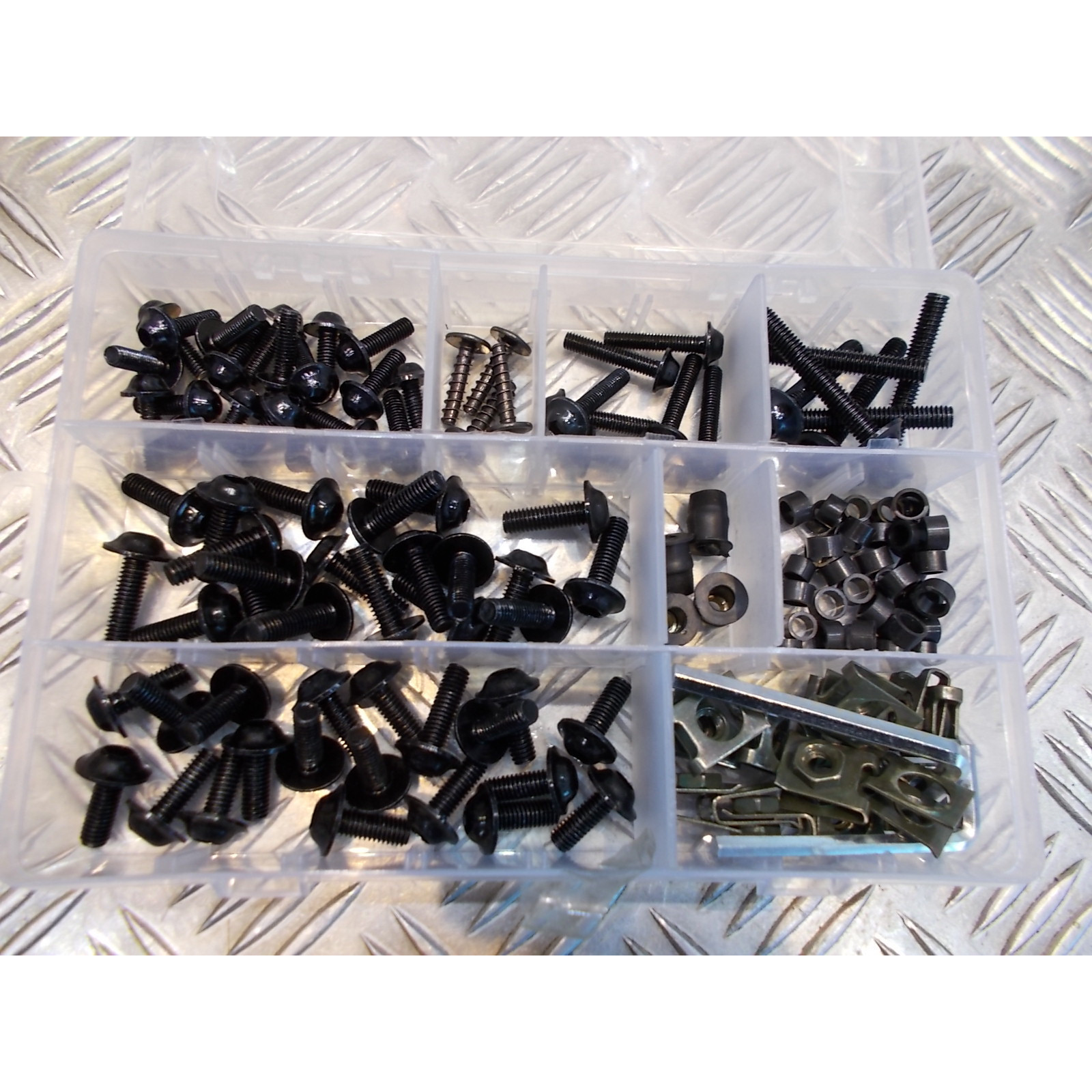 137 vis boulon ecrou clips noir cache carenage carrosserie moto scooter fixation universel plastique poly