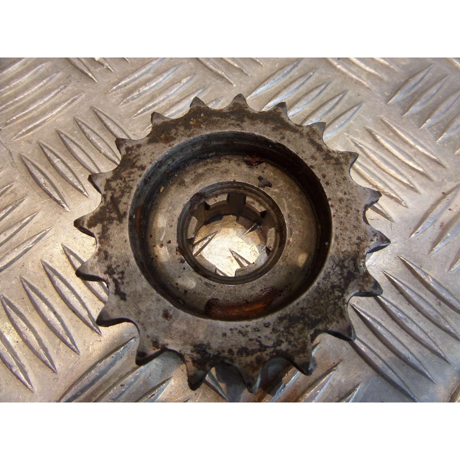 pignon transmission 19 dents moto jawa 250 kyvacka type 353 1957