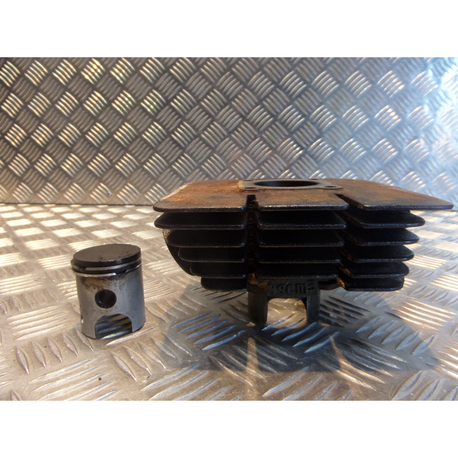 cylindre piston de moto suzuki dt 50 mx dtmx 5n6