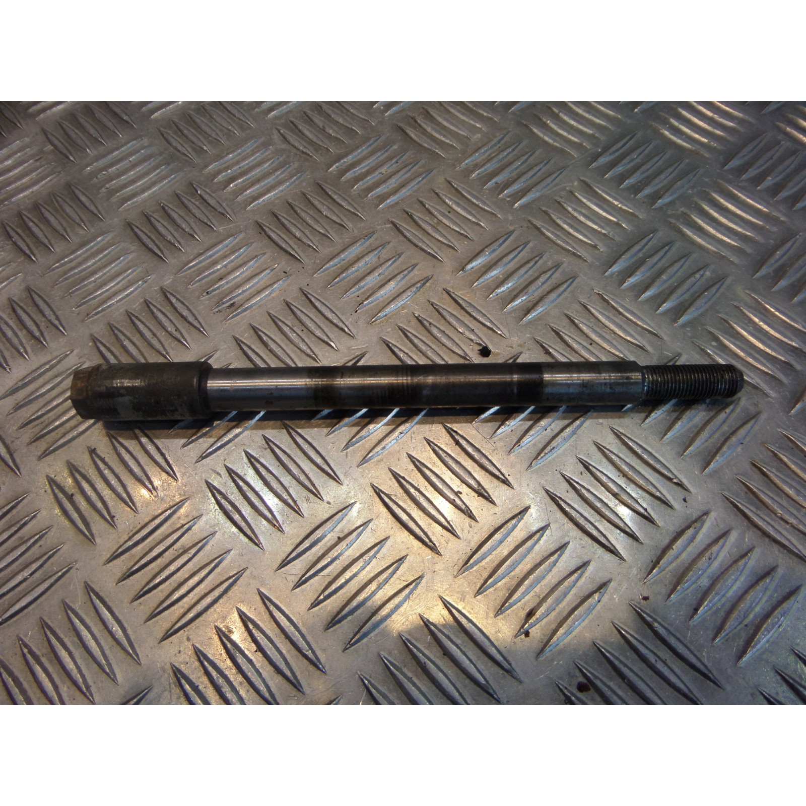 axe de roue avant moto honda 200 mtx md07
