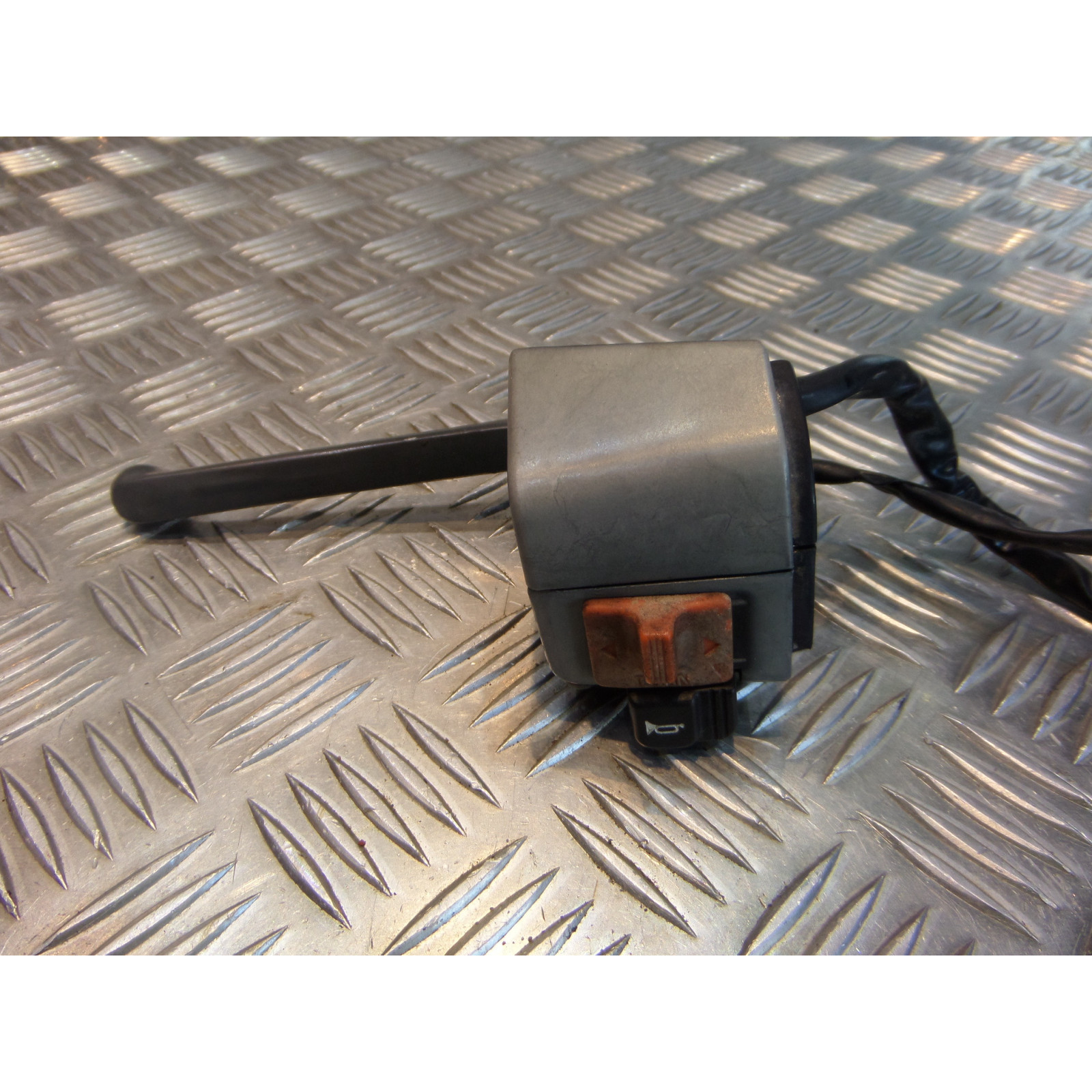 commodo gauche cocotte frein arriere scooter peugeot 50 sc f051