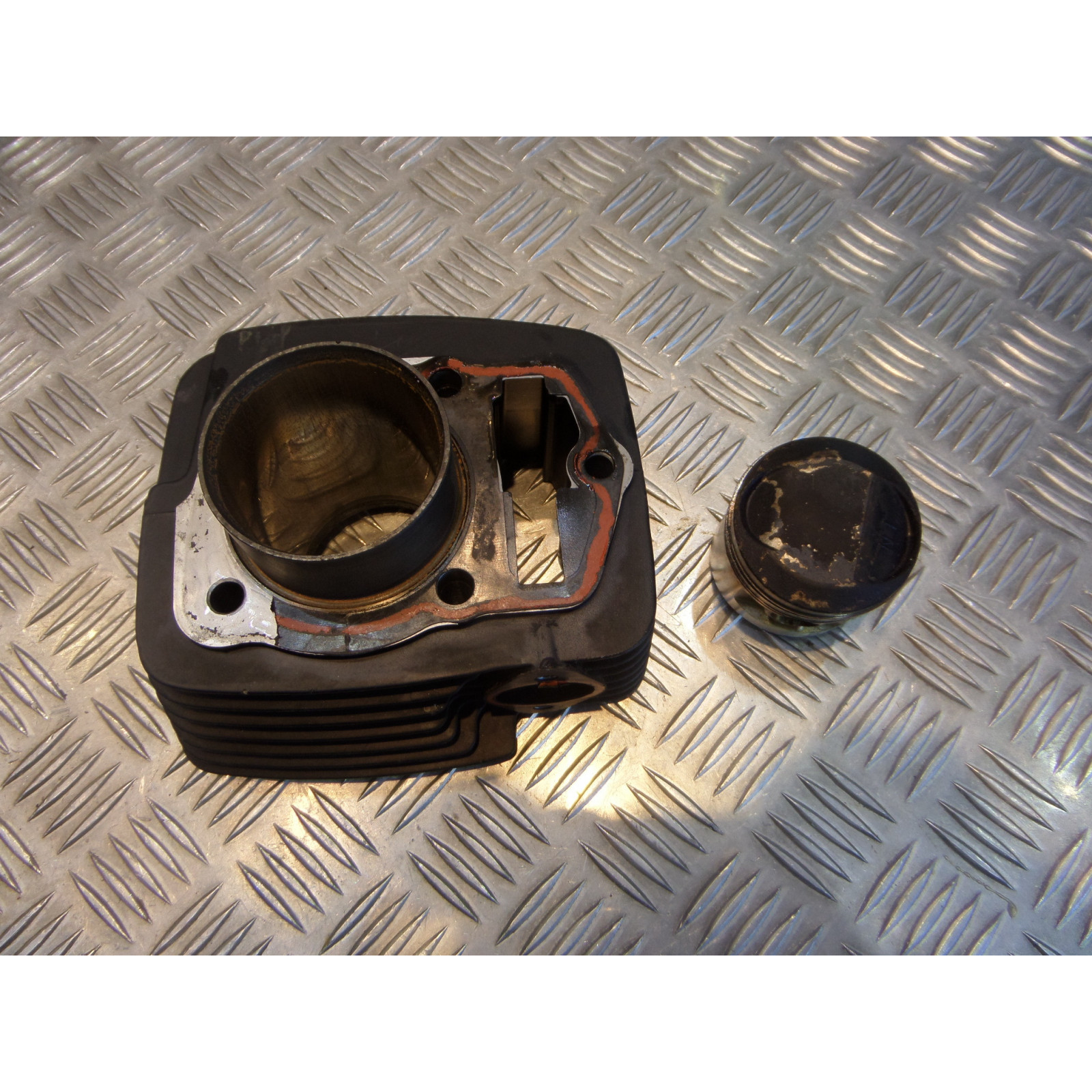 cylindre piston moto kymco ck 125 pulsar 2012