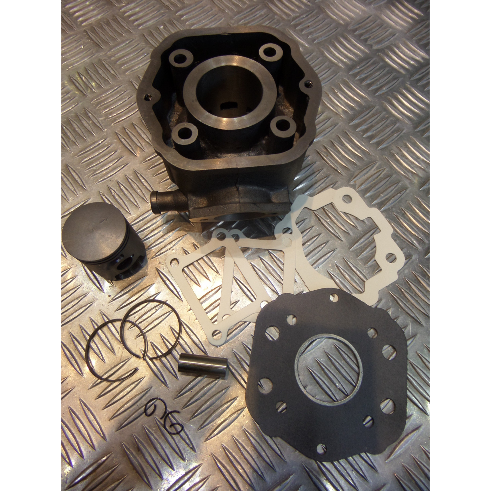 cylindre piston fonte adaptable euro 2 moto derbi 50 senda x treme race drd gpr gilera gsm smt rcr ...